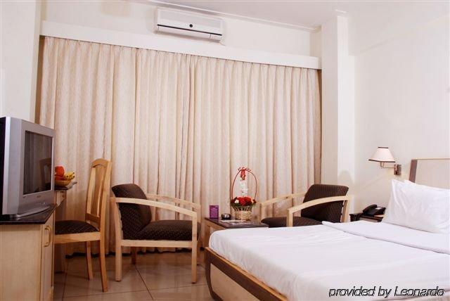 Hotel Komfort Terraces Бангалор Номер фото