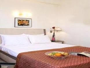 Hotel Komfort Terraces Бангалор Экстерьер фото